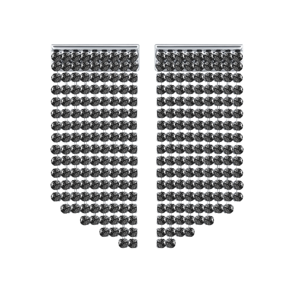 Para grafitowych wiszących kolczyków SWAROVSKI Fit ułożona symetrycznie na czarnym tle